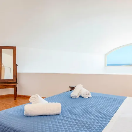 Golden Horizon Santorini Вилла