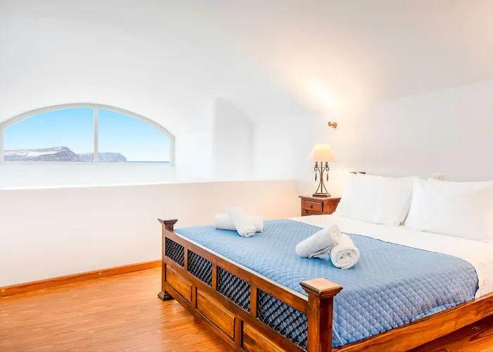 Golden Horizon Santorini Willa Akrotírion