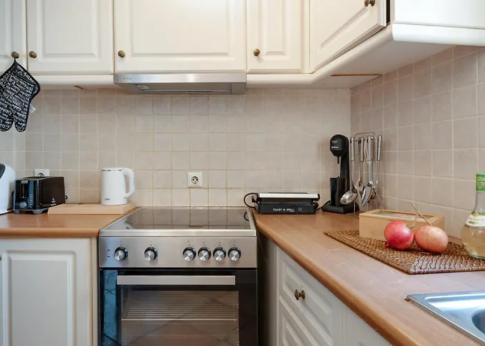 Golden Horizon Santorini Akrotírion