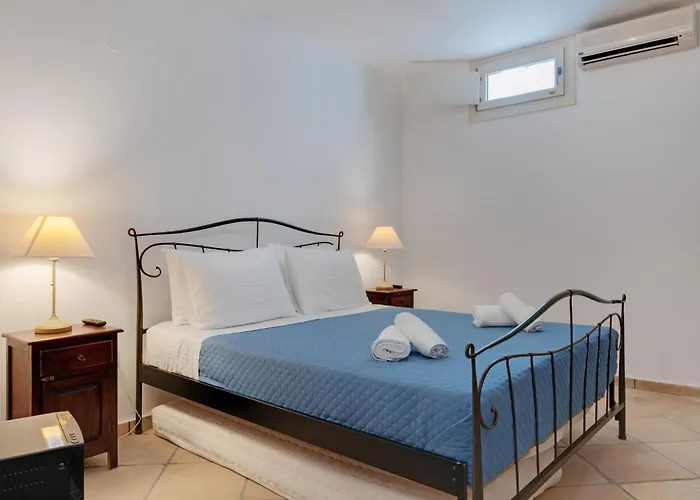 Golden Horizon Santorini Akrotírion